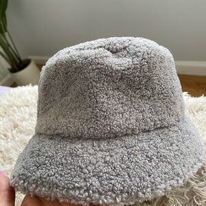 Fluffy ASOS bucket hat ✨